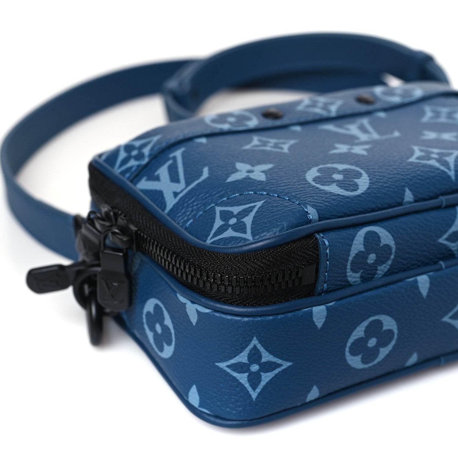 LV Alpha Wearable wallet Blue Cross Body - Amoda