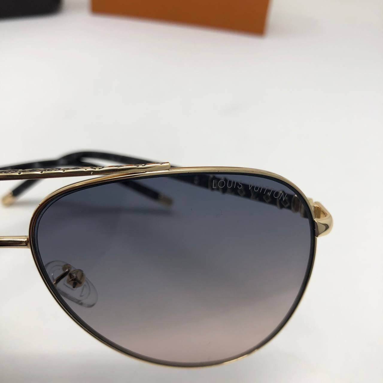 Louis Vuitton Aviator glasses with gold fame - Amoda