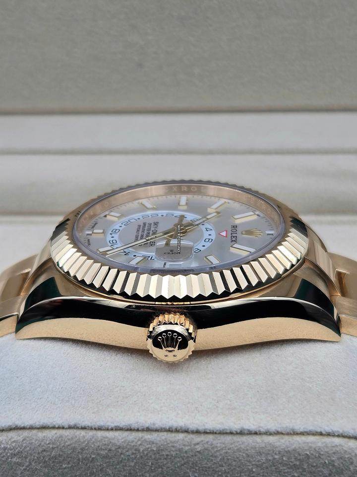 Rolex Sky-Dweller, Gold White Dial. Automatic - Amoda